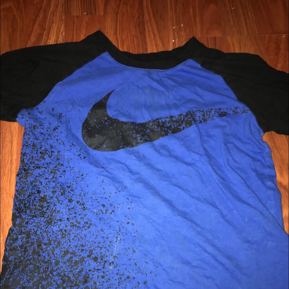 A Nike young boy/toddler splat painted
